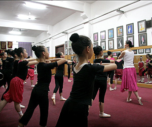 风情肚皮舞初级班